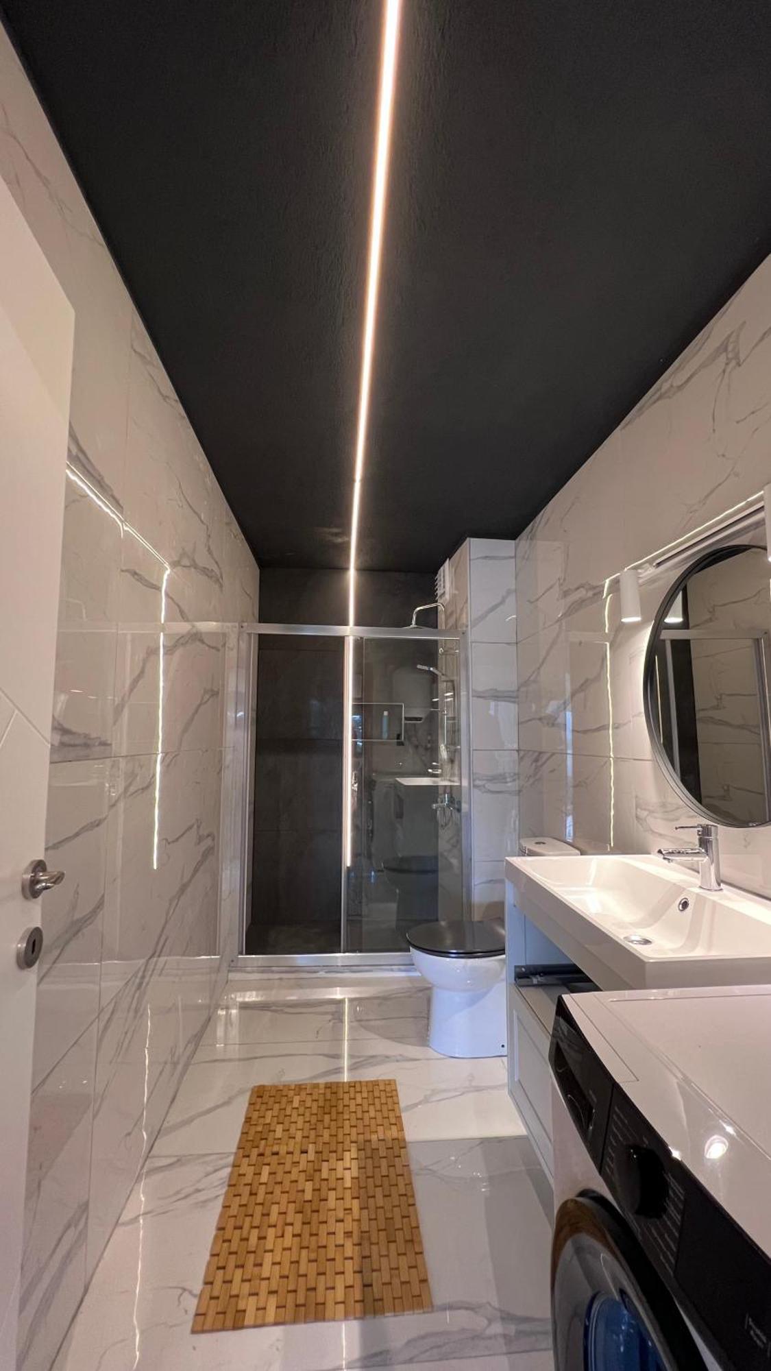 Mavinin Ve Yeşilin Dansı Apartment